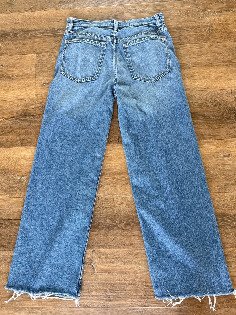 Madewell The Low-Slung Baggy Jean in Airy Denim - Picture 10 of 14